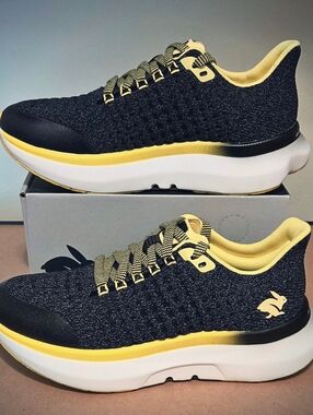 NEW Women's Size 7 - Rabbit Dream Chaser Running Shoe - MSRP $160